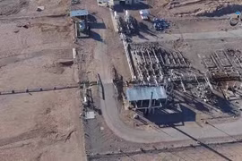 Khu mỏ khí gas Al-Mahr nhìn từ trên cao, đang bị IS chiếm giữ