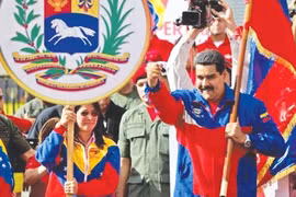 Tổng thống Venezuela Nicolas Maduro tại Quảng trường Miraflores hôm 28/2. Ảnh: AP.