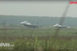 Máy bay tiêm kích Su-30MK2 thuộc sư 370 cất cánh
