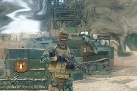 Ảnh đài radar cỡ nhỏ trên xe bánh xích MT-LB ở Syria - tài khoản Twitter @Syr_Mil_Wik