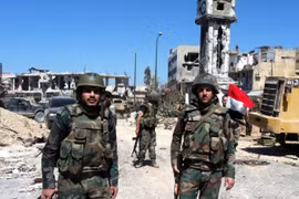 Binh sĩ quân đội Syria trên chiến trường miền Tây Nam Aleppo