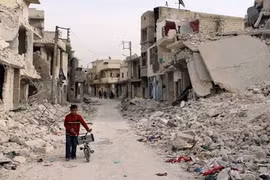 Một khu phố đổ nát ngoại ô Damascus đã tìm lại được hòa bình