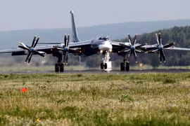 Máy bay ném bom chiến lược tầm xa Nga Tu-95MS