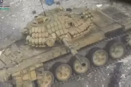 Xe tăng quân đội Syria truy sát khủng bố IS