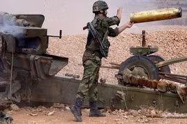 Binh sĩ quân đội Syria pháo kích trên cao nguyên Golan - ảnh minh họa South Front
