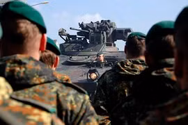 NATO lại “bày binh bố trận” uy hiếp Nga
