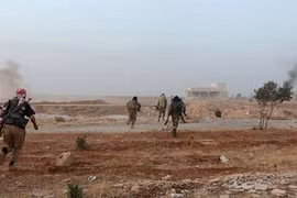 Nhóm chiến binh Jund Al-Aqsa (Al-Qaeda Syria) tấn công trên miền Bắc Hama