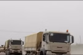Đoàn xe liên minh quân sự Yemen do Ả rập Xê út hậu thuẫn tấn công. Ảnh video