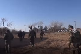 Binh sĩ quân đội Syria trên chiến trường Aleppo, tiếp tục tiến công truy quét IS ở Aleppo - ảnh minh họa video