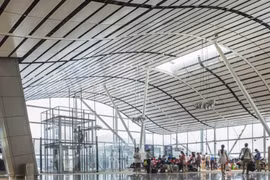 Mái vòm uốn lượn đặc trưng của Sân bay quốc tế Hong Kong. Ảnh: aedas