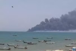 Không quân liên minh quân sự do Ả rập Xê-út dẫn đầu không kích trên biển Yemen. Ảnh minh họa: Masdar News.
