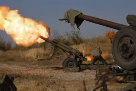 Pháo binh Ukraine bắn phá dữ dội Lugansk