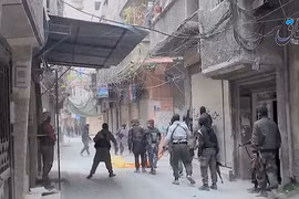 Phiến quân IS ồ ạt tấn công và thảm sát 100 người Palestine tại trại tị nạn Yarmouk.