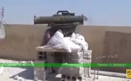 Binh sĩ lực lượng vũ trang Syria sử dụng tên lửa chống tăng ATGM