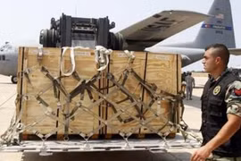 Máy bay Mỹ trên căn cứ không quân Al Udeid