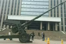 Pháo 125 mm của Trung Quốc. Ảnh: lt.cjdby.net