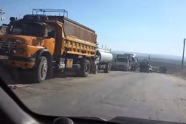 Không quân Nga – Syria thiêu đốt hàng chục xe chở dầu của lực lượng Hồi giáo cực đoan