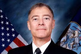 Chuẩn đô đốc Frederick Roegge.