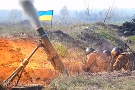 Một khẩu đội súng cối của quân đội Ukraina trên tuyến giáp ranh Donesk. Ảnh minh họa Rusvesna