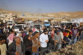 Những người di tản Syria bắt đầu trở về Đông Ghouta, ngoại ô Damascus