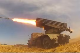 Pháo phản lực Grad quân đội Syria, ảnh minh họa Masdar News