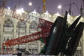 Hiện trường vụ cần cẩu sập tại Thánh địa Mecca