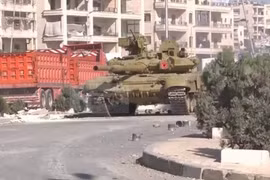 Xe tăng T-90A quân đội Syria chiến đấu trên chiến trường thành phố Aleppo