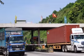 Trạm thu phí Nam hầm Hải Vân. 