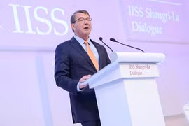 Bộ trưởng Quốc phòng Mỹ Ashton Carter. (Ảnh: Iiss.org)