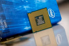 Intel lên kế hoạch vượt TSMC và Samsung trở thành nhà sản xuất chip hàng đầu thế giới, Ảnh CNBC.