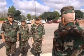 Bộ trưởng quân đội Syria thăm và làm việc ở Daraa. Ảnh minh họa video SANA