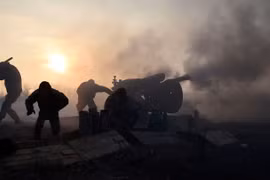 Pháo binh Ukraine tập kích hỏa lực vào chiến tuyến của Donetsk sau cuộc tấn công bất thành. Ảnh New- Front.