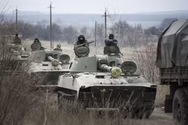Kiev tung vũ khí, chiến sự Ukraine sắp nổ tung?