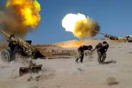Pháo binh quân đội Syria nã đạn trên chiến trường Raqqa - Deir Ezzor