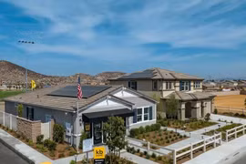 Nhà tiết kiệm điện năng ở California. Ảnh Electrek