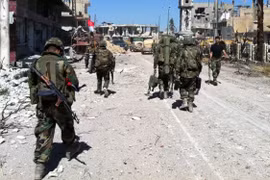 Binh sĩ Quân đội Syria tấn công ở Aleppo