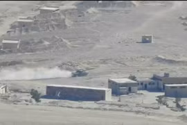 Xe tăng của đơn vị Lá chắn Qalamoun trên chiến trường ngoại ô thủ đô Damascus