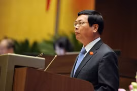 Bộ trưởng Vũ Huy Hoàng trả lời chất vấn chiều 11.6 - Ảnh: Ngọc Thắng