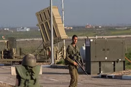 Hệ thống phòng thủ tên lửa "Vòm sắt" của Israel