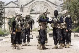 Một nhóm các tay súng Al Qaeda Syria