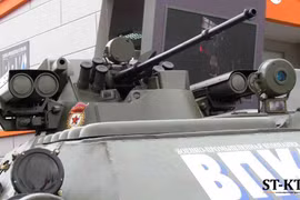 Xe thiết giáp BTR - 87 với tên lửa chống tăng có điều khiển "Cornets"