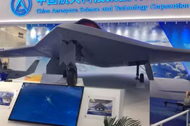Máy bay không người lái dạng cánh bay CH-7 của Trung Quốc ở Chu Hải.