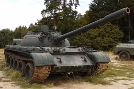 T-54 và T-55 là tên gọi một thế hệ xe tăng sản xuất tại Liên Xô và trang bị cho quân đội nước này từ năm 1947 đến 1962. Đây là mẫu xe tăng sản xuất nhiều nhất với tổng số 95.000 xe xuất xưởng