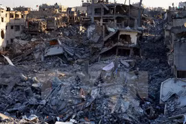 Cảnh đổ nát tại Shejaiya (Dải Gaza) sau một đợt oanh kích của máy bay Israel. (Nguồn: AFP/TTXVN)
