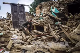 Cảnh đổ nát sau trận động đất ở thị trấn Gorkha, Nepal ngày 30/4. Ảnh: AFP/TTXVN