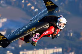 Jetman, tham vọng bay của con người đang thành hiện thực