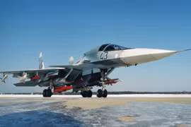 Video: Su -34 lần đầu tiên xuất kích với tên lửa “không đối không” 