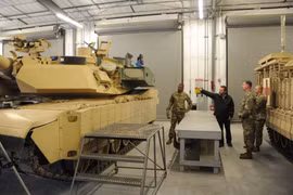 Ảnh xe tăng M1A2C Abrams Mỹ lắp hệ thống phòng thủ tích cực APS Israel.