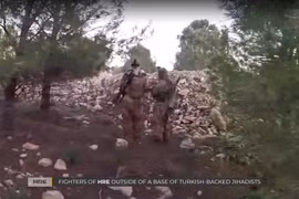 Các tay súng FSA trong làng Khalta, thuộc thành phố Afrin trước khi bị ALF tấn công tiêu diệt. Ảnh: tài khoản Twitter @ ALF.