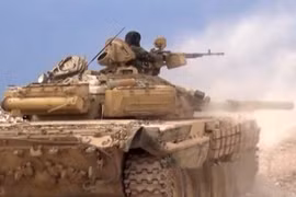 Xe tăng T-72 quân đội Syria trên chiến trường Deir Ezzor